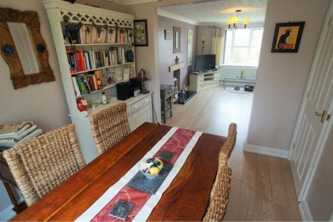 Lounge/Dining Room