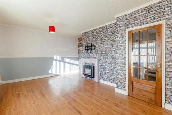 8448172-interior02.jpg