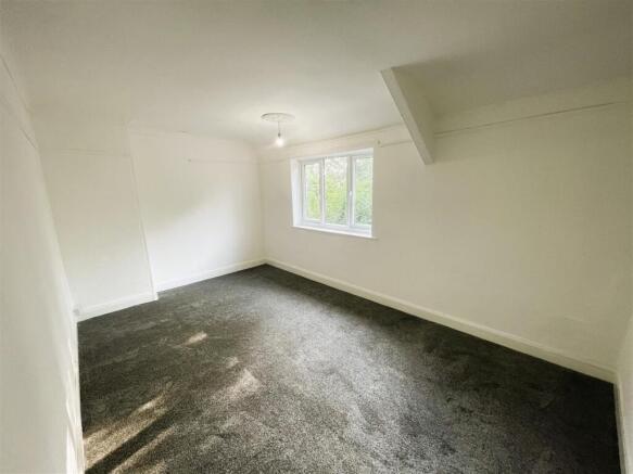 3 bed Terraced to rent Image 5