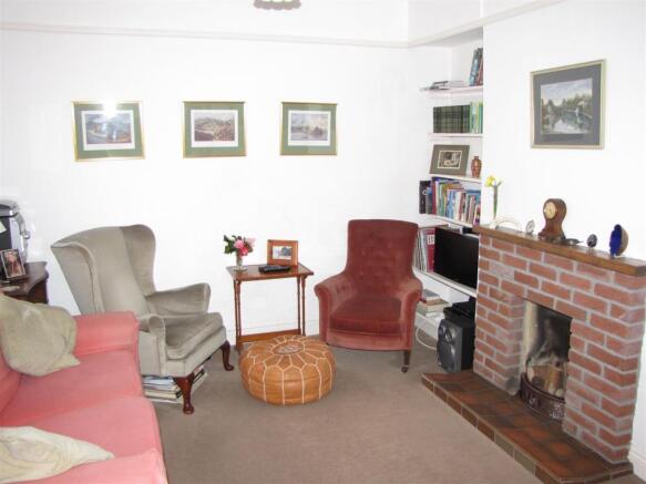 7876 Sitting Room.JPG