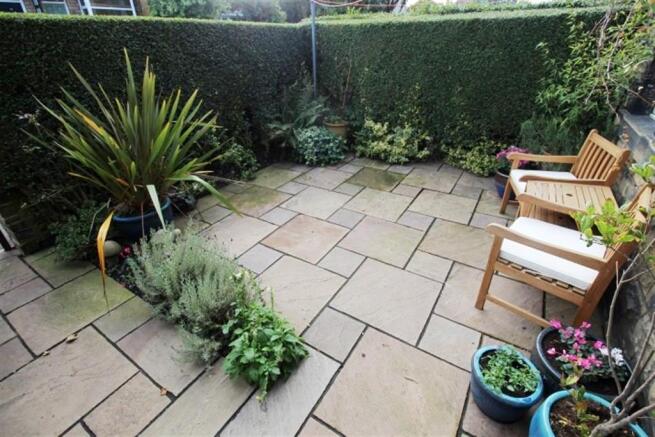 FRONT GARDEN