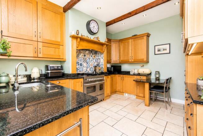 3 bed Terraced for sale Image 8