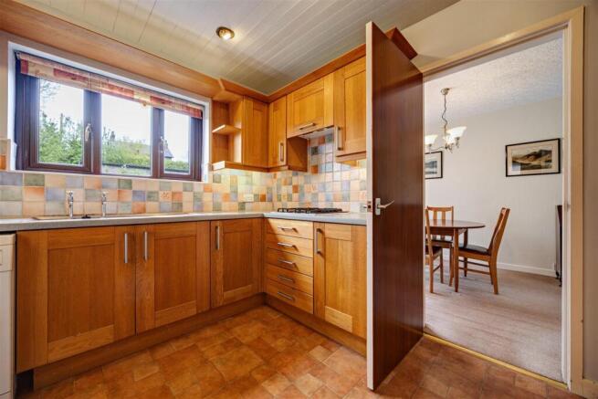 3 bed Semi-Detached for sale Image 9