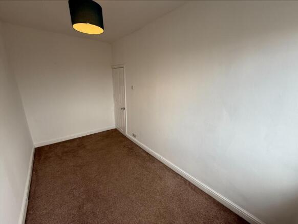 2 bed Terraced to rent Image 12