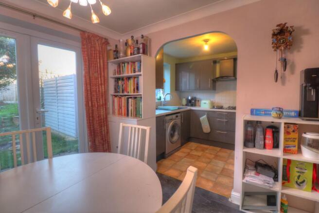 kitchen/dining area