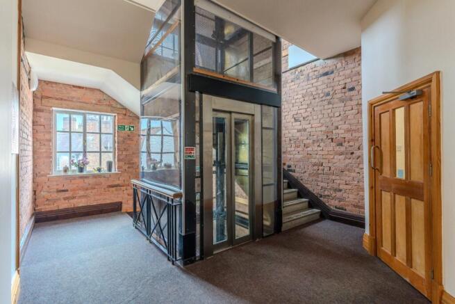 2 bed Flat for sale Image 7