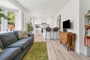 49, Crowthorne Close, London SW18 5RX