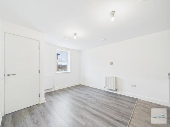 CAM03394G0-PR0422...