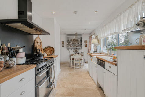 Cherry Tree Drive, Cirencester, Gloucestershire, GL7