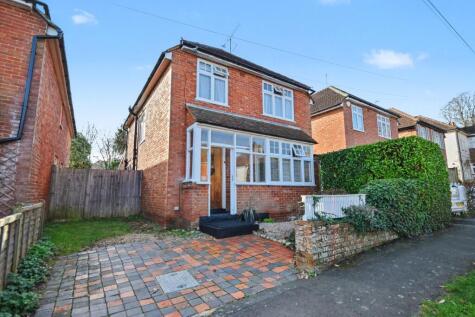 Stephendale Road, Farnham, Surrey, GU9