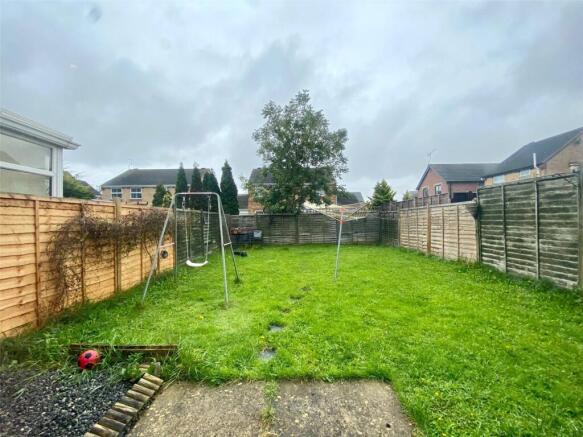 2 bed Semi-Detached to rent Image 10
