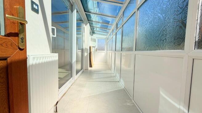 1 bed Detached for sale Image 8