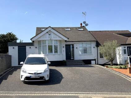 Rushdene Avenue, Barnet, EN4