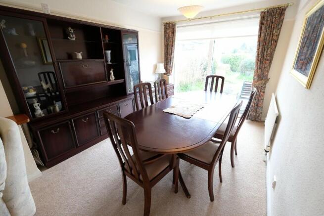 SITTING/DINING ROOM