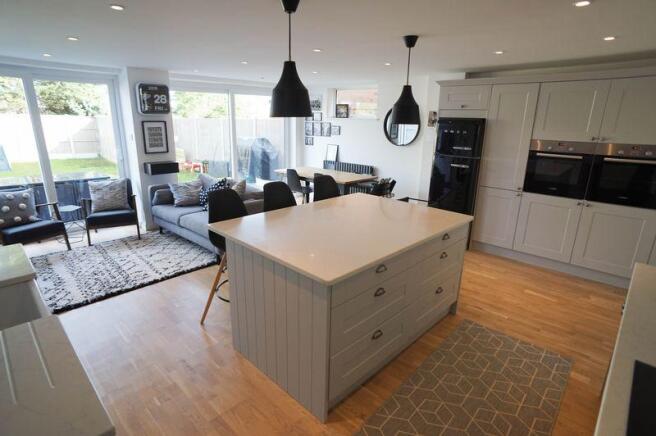 Kitchen & ...