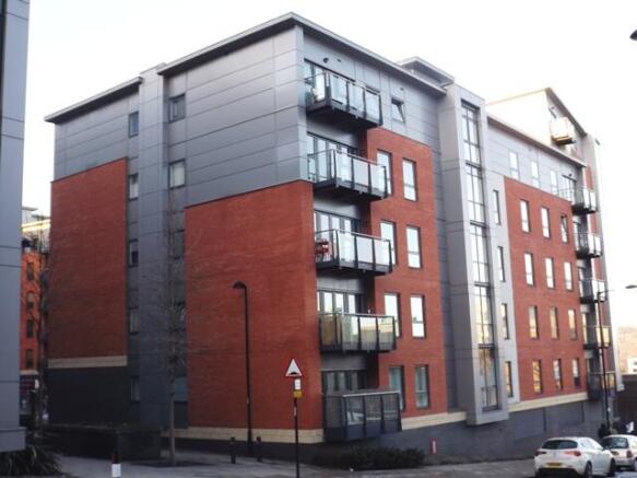 2 bed Apartment to rent Image 9