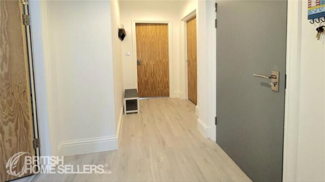 2 bed Apartment for sale Image 4