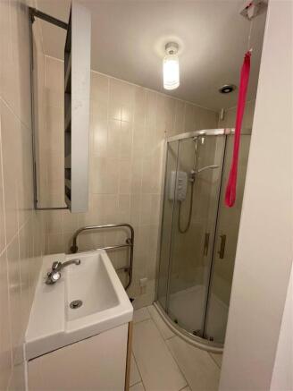 38 berk shower room.jpg