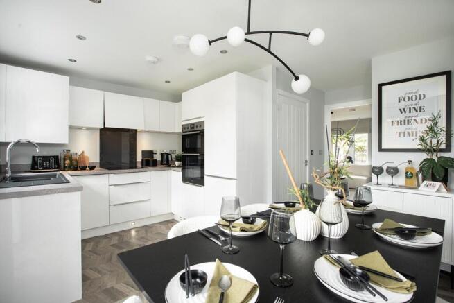 Family-friendly kitchen/dining area