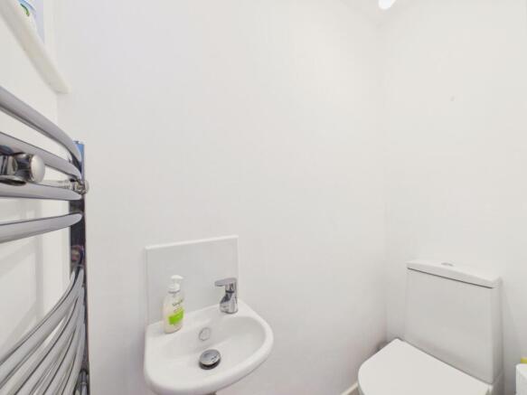 3 bed Semi-Detached for sale Image 6