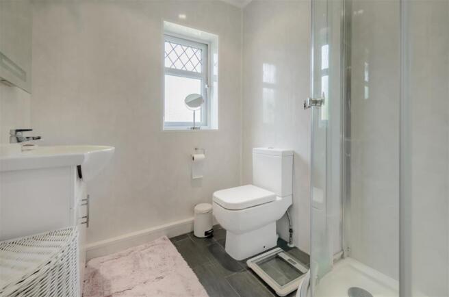 ENSUITE SHOWER ROOM