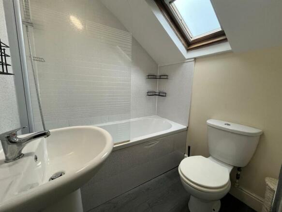 Ensuite bed 3.jpg