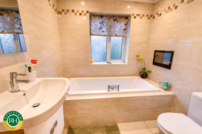 3 bed Semi-Detached for sale Image 12
