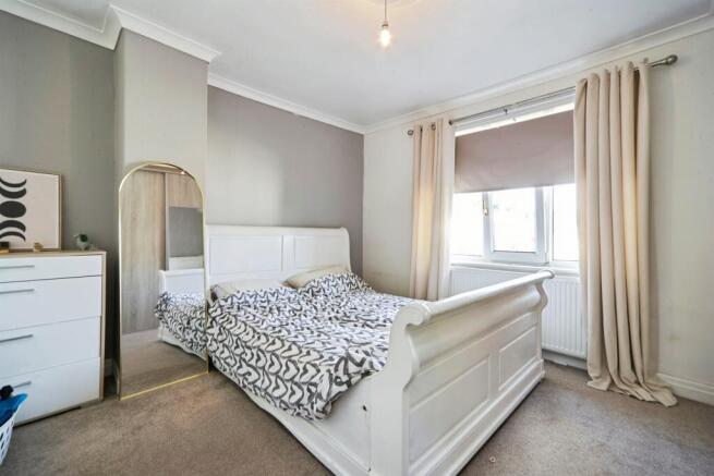 3 bed Semi-Detached for sale Image 9