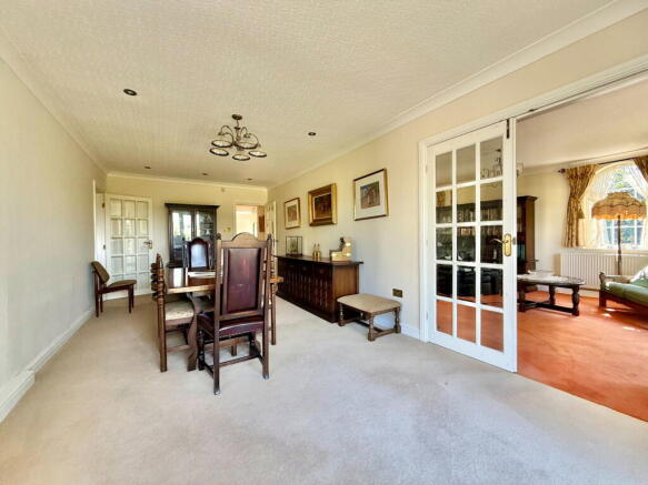 5 bed Detached for sale Image 12