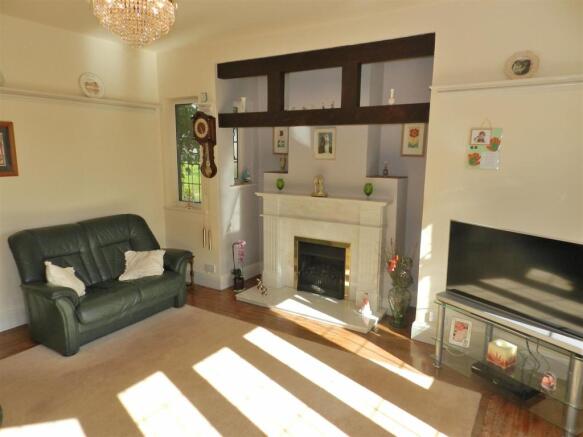 Lounge/Sitting Room