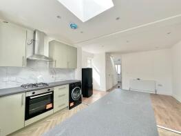 52, Eighth Avenue, Luton LU3 3DW