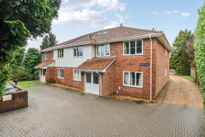 2, 42 Arthur Court, Winchester Road, Four Marks, Alton GU34 5HR