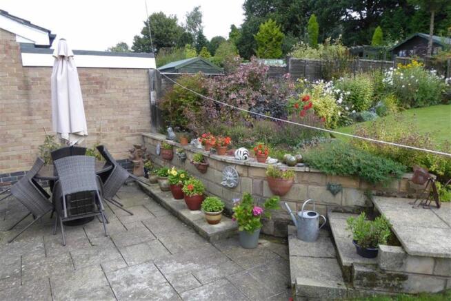 LARGE REAR GARDEN