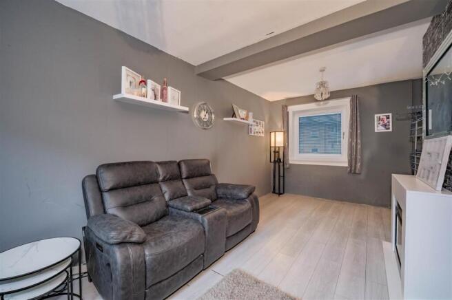 18 Fintry Crescent Dundee-6.JPG