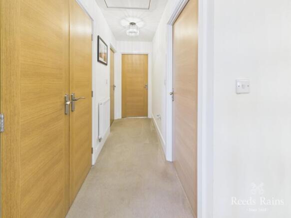 4 bed Detached for sale Image 8