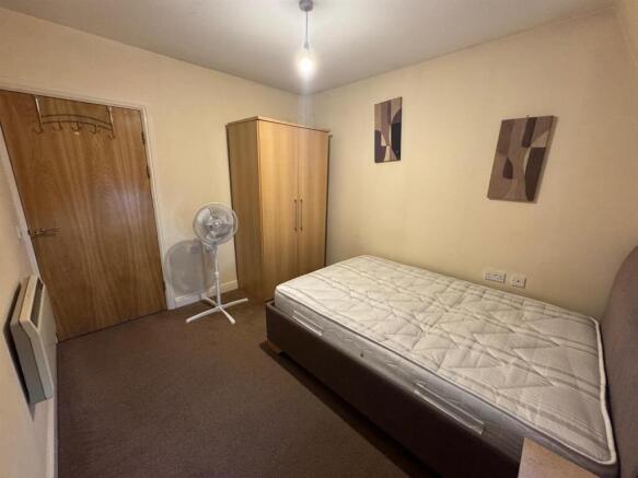 1 bed Apartment to rent Image 8