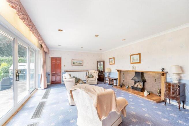 Lounge 1