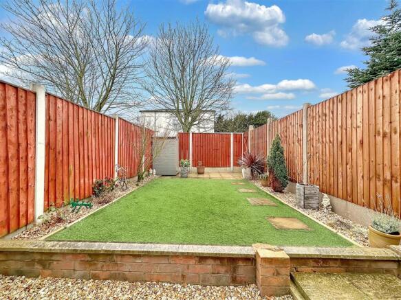Attractive Low-Maintenance Garden 322
