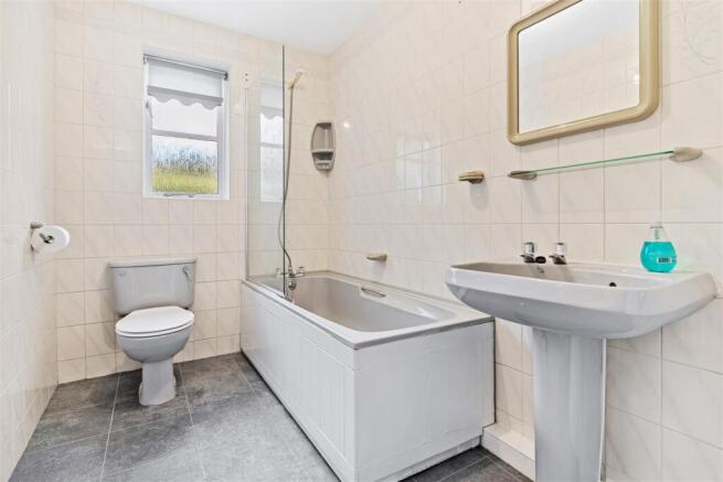 Bathroom.jpg