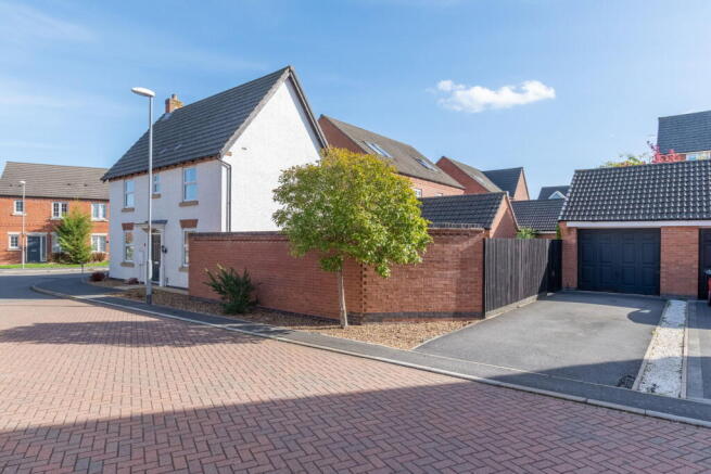 Bantry Close, Market Harborough, LE16 9HJ photo 2