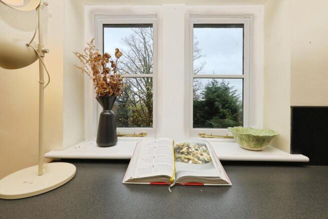 2 bed Flat for sale Image 5