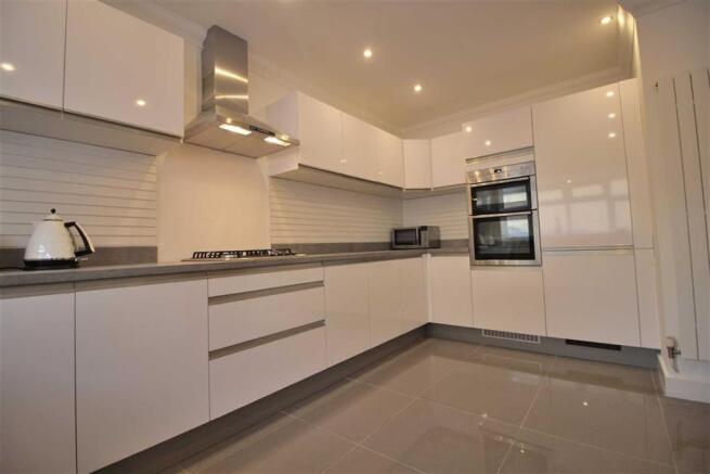KITCHEN/BREAKFAST ROOM