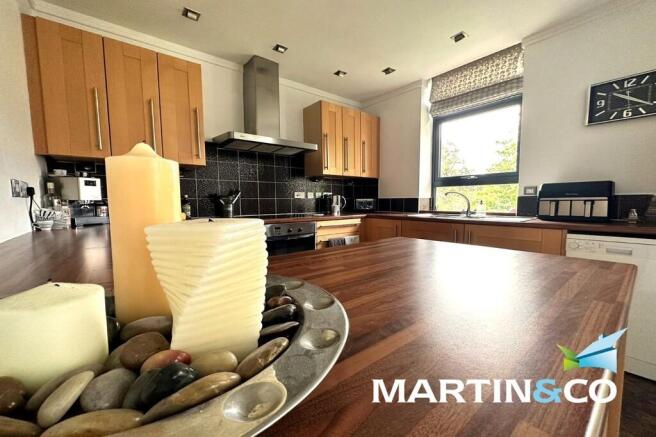 2 bed Apartment for sale Image 8
