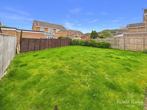4 bed Detached for sale Image 11