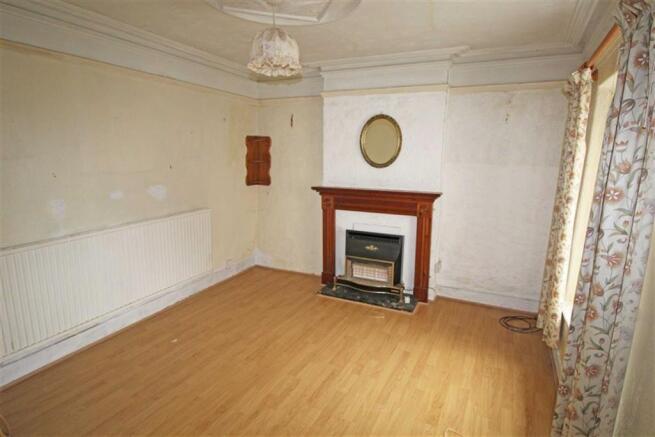 Sitting Room / Dinin