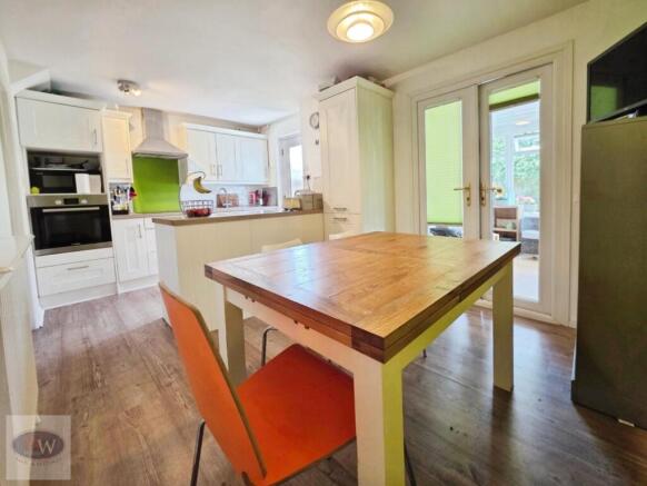 3 bed Semi-Detached for sale Image 6