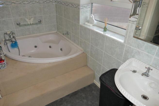 En-Suite Bathroom