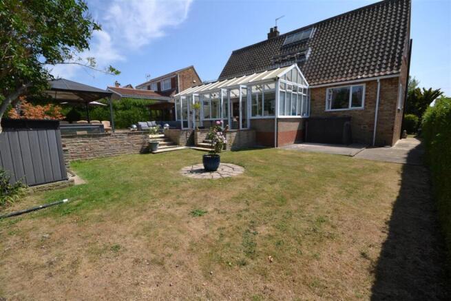 4 bed Detached for sale Image 4