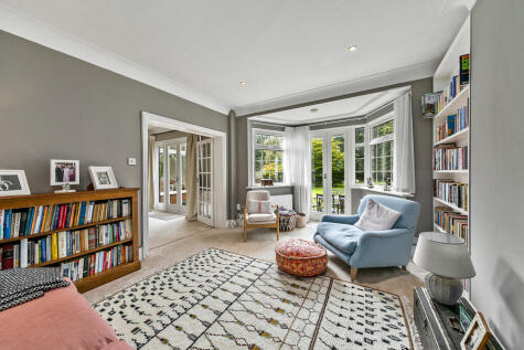 Roedean Crescent,
Putney, SW15