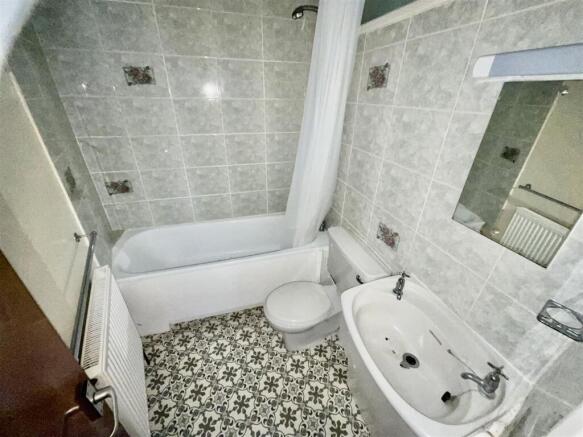 Not Specified to rent Image 4